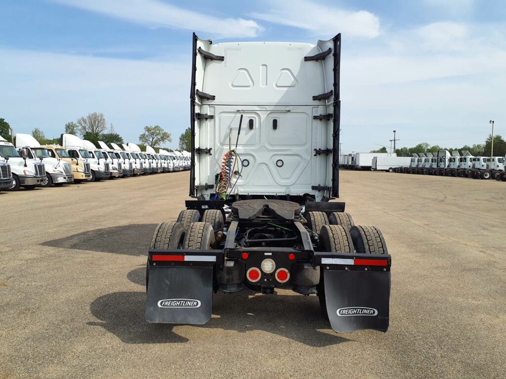 2019 Freightliner Cascadia 126 Sleeper Semi Truck – 72″ Condo Sleeper, 455HP, 12