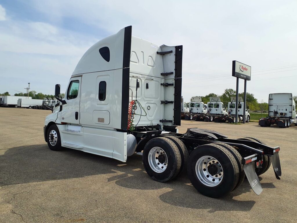 2019 Freightliner Cascadia 126 Sleeper Semi Truck – 72″ Condo Sleeper, 455HP, 12