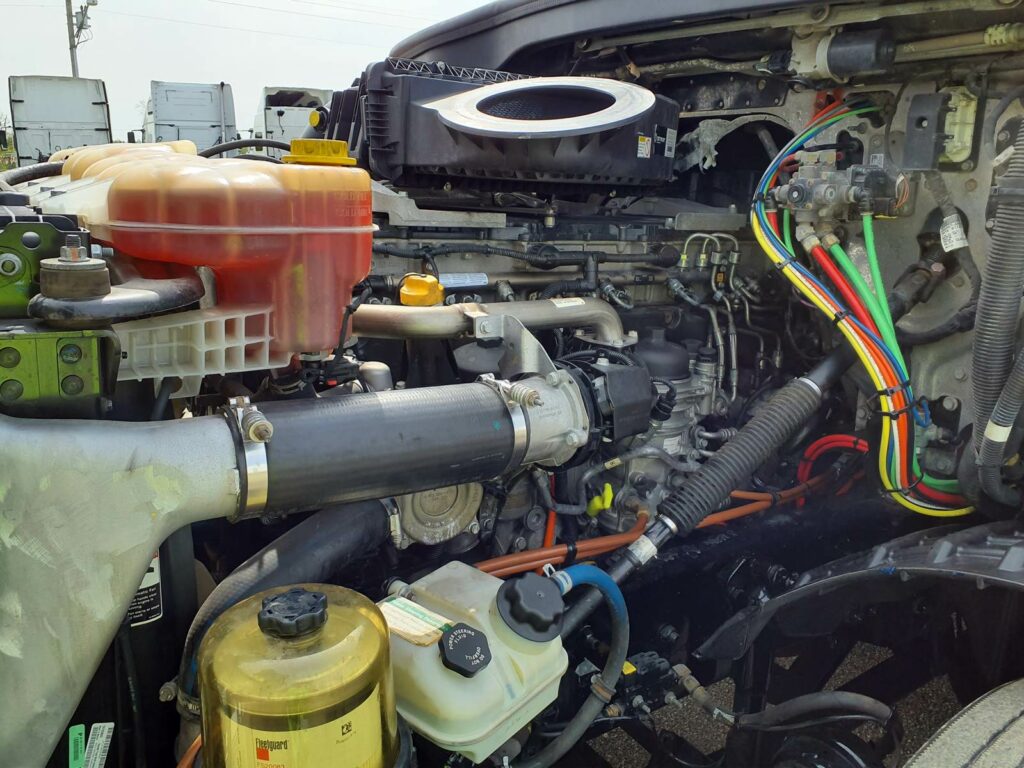 2019 Freightliner Cascadia 126 Sleeper Semi Truck – 72″ Condo Sleeper, 455HP, 12