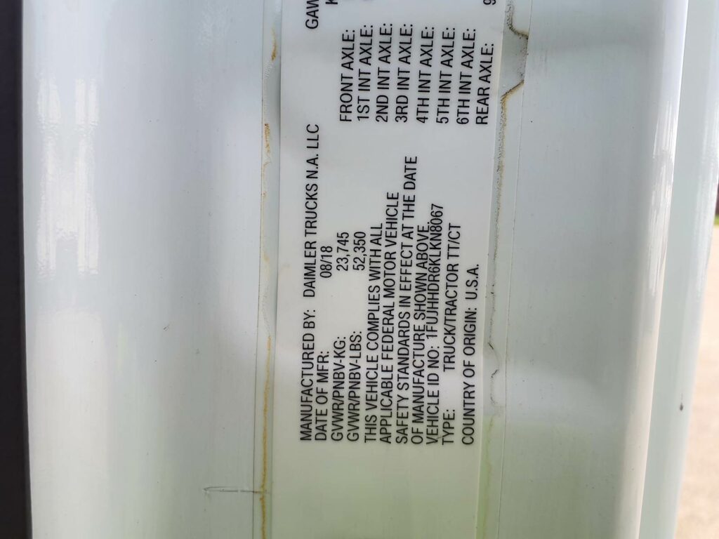 2019 Freightliner Cascadia 126 Sleeper Semi Truck – 72″ Condo Sleeper, 455HP, 12