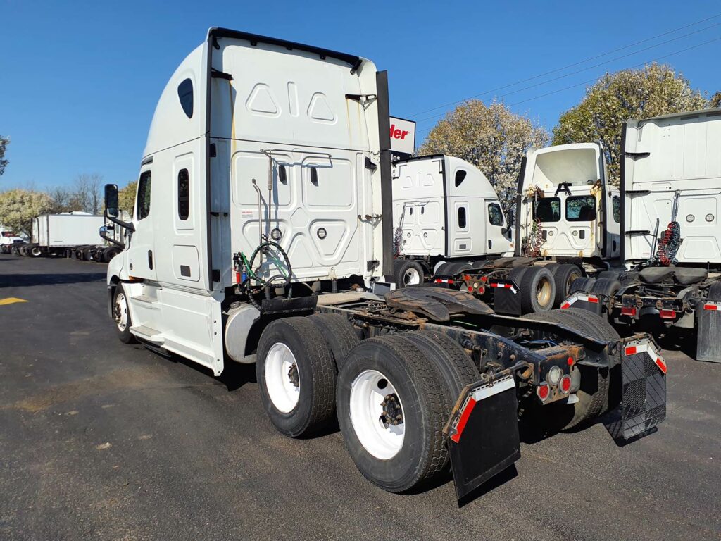 2019 Freightliner Cascadia 126 Sleeper Semi Truck – 72″ Condo Sleeper, 455HP, 12