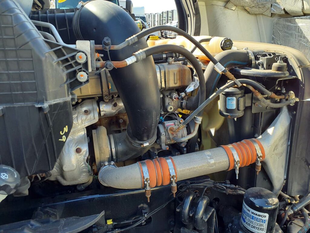 2019 Freightliner Cascadia 126 Sleeper Semi Truck – 72″ Condo Sleeper, 455HP, 12