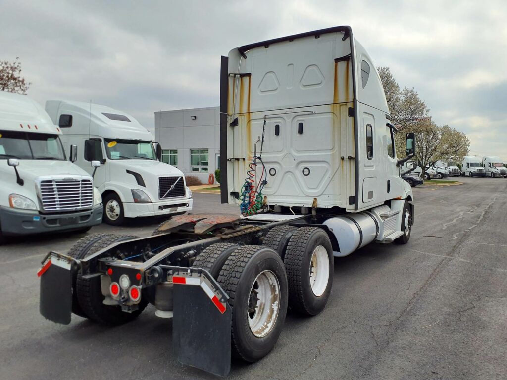 2019 Freightliner Cascadia 126 Sleeper Semi Truck – 72″ Condo Sleeper, 455HP, 12