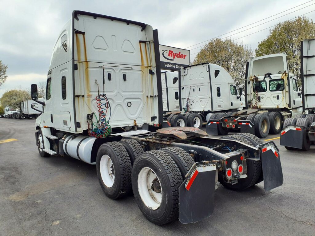 2019 Freightliner Cascadia 126 Sleeper Semi Truck – 72″ Condo Sleeper, 455HP, 12