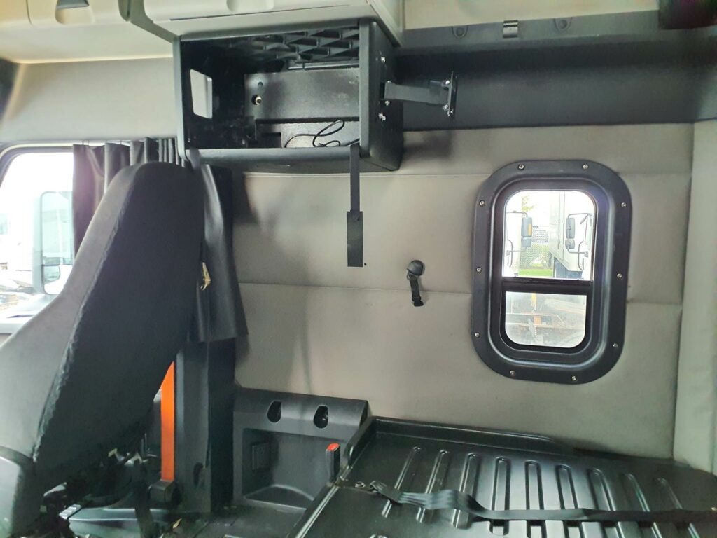 2019 Freightliner Cascadia 126 Sleeper Semi Truck – 72″ Condo Sleeper, 455HP, 12