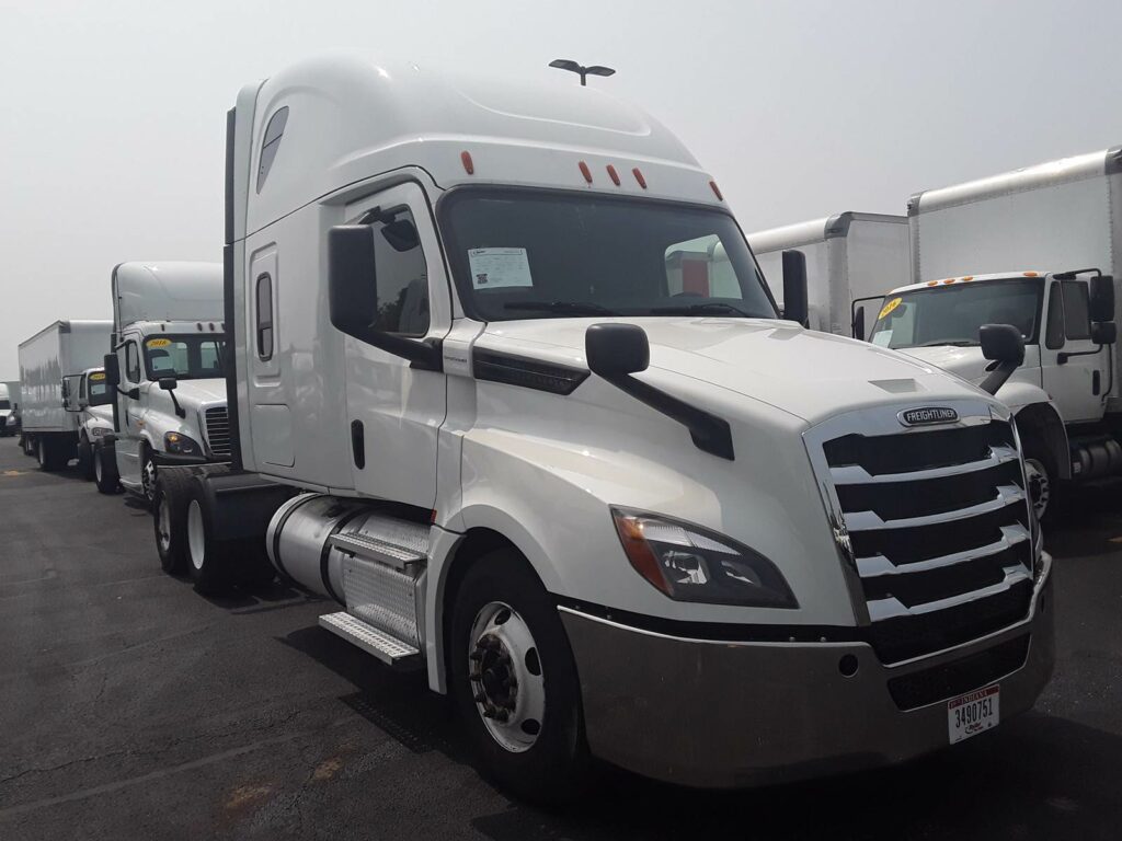 2020 Freightliner Cascadia 126 Sleeper Semi Truck – 72″ Condo Sleeper, 455HP, 12
