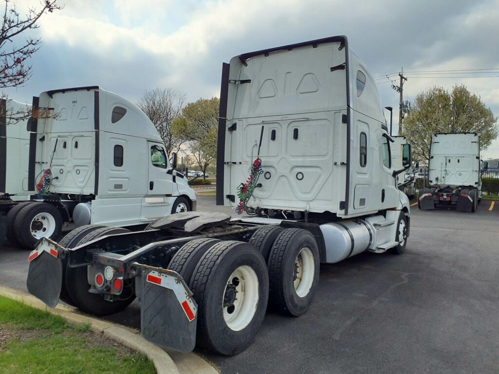 2020 Freightliner Cascadia 126 Sleeper Semi Truck – 72″ Condo Sleeper, 455HP, 12