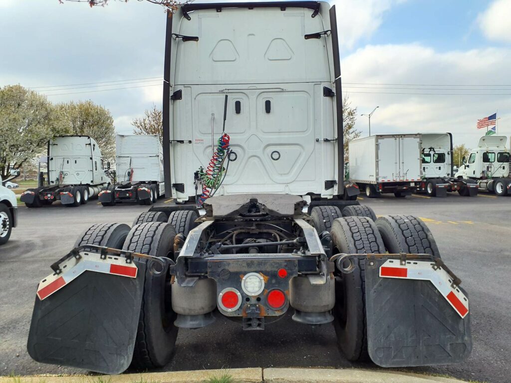 2020 Freightliner Cascadia 126 Sleeper Semi Truck – 72″ Condo Sleeper, 455HP, 12