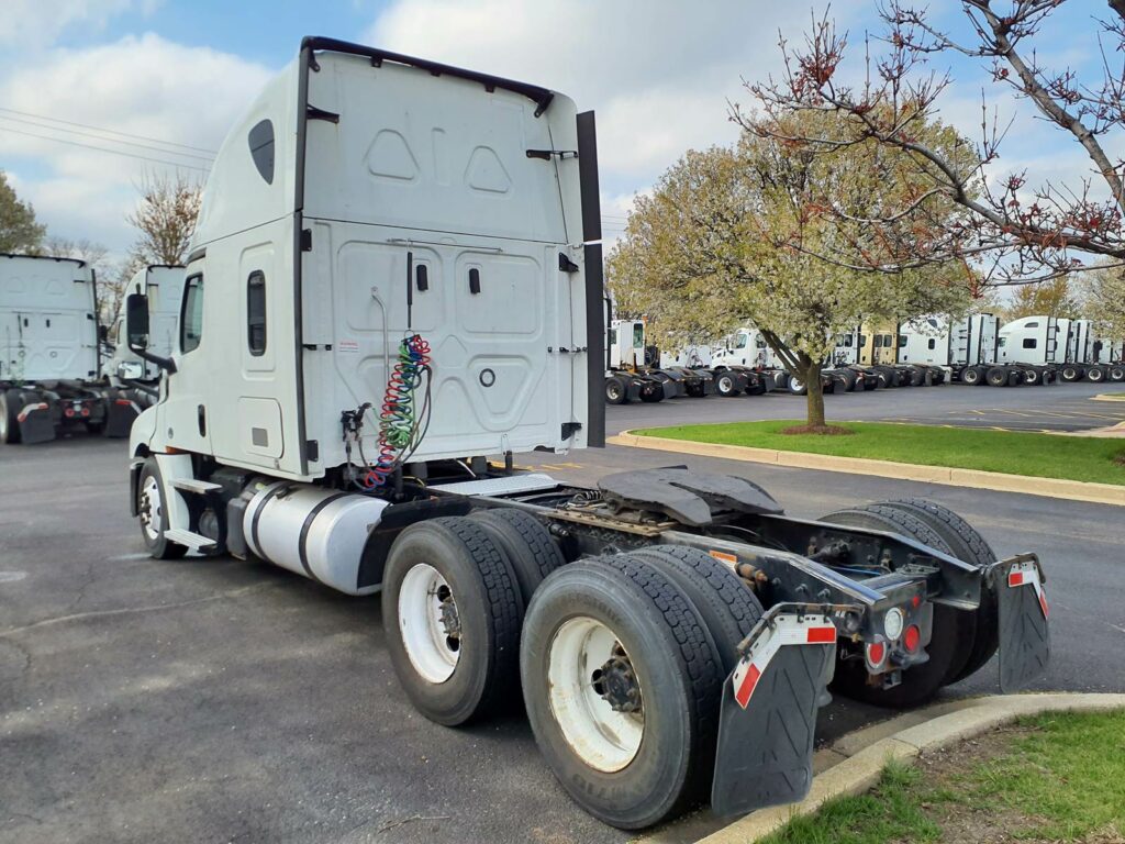 2020 Freightliner Cascadia 126 Sleeper Semi Truck – 72″ Condo Sleeper, 455HP, 12