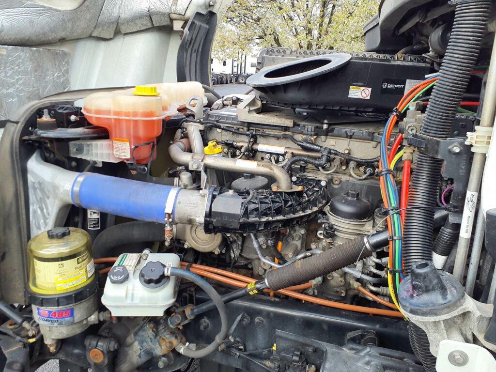 2020 Freightliner Cascadia 126 Sleeper Semi Truck – 72″ Condo Sleeper, 455HP, 12