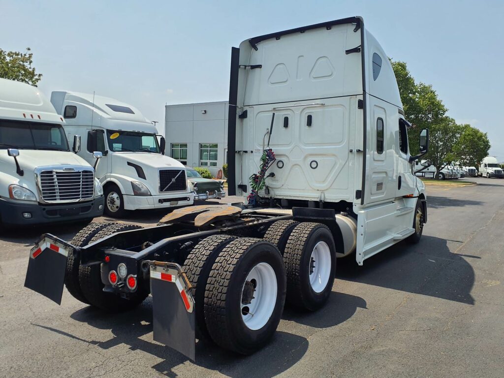 2020 Freightliner Cascadia 126 Sleeper Semi Truck – 72″ Condo Sleeper, 455HP, 12