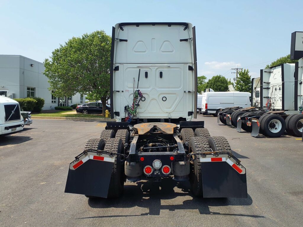 2020 Freightliner Cascadia 126 Sleeper Semi Truck – 72″ Condo Sleeper, 455HP, 12