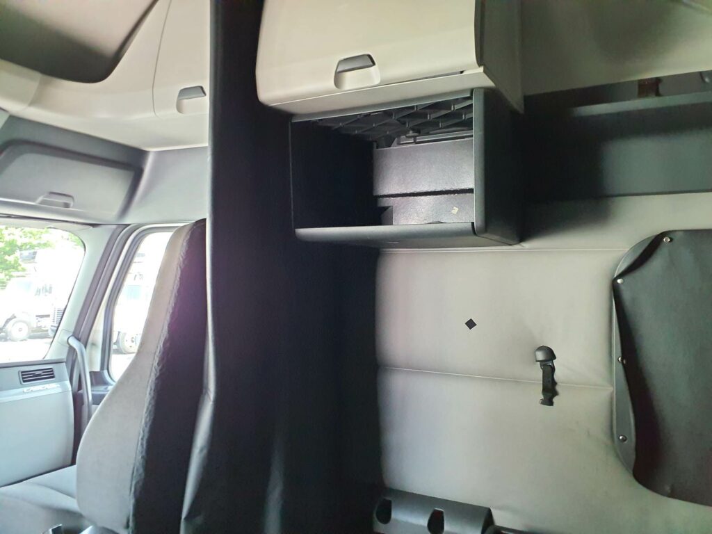 2020 Freightliner Cascadia 126 Sleeper Semi Truck – 72″ Condo Sleeper, 455HP, 12