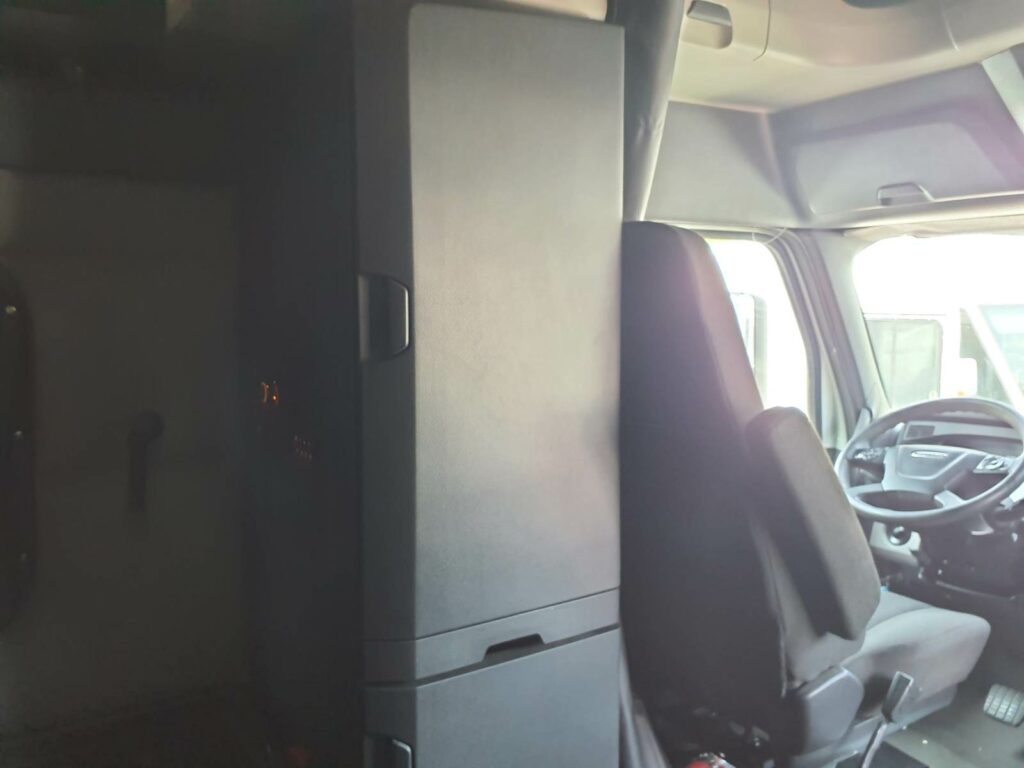 2020 Freightliner Cascadia 126 Sleeper Semi Truck – 72″ Condo Sleeper, 455HP, 12