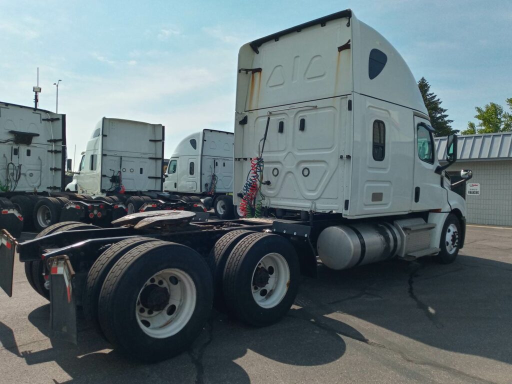 2020 Freightliner Cascadia 126 Sleeper Semi Truck – 72″ Condo Sleeper, 455HP, 12