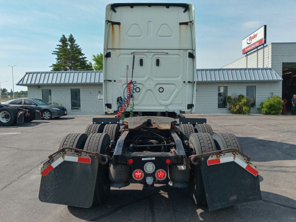 2020 Freightliner Cascadia 126 Sleeper Semi Truck – 72″ Condo Sleeper, 455HP, 12