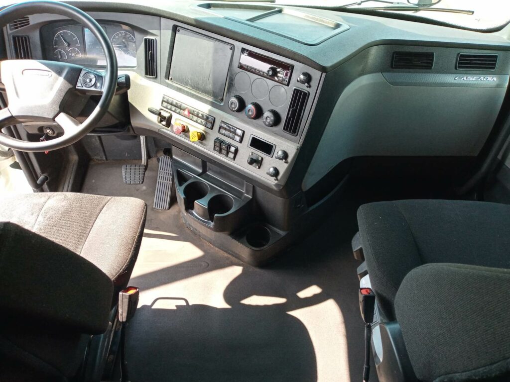 2020 Freightliner Cascadia 126 Sleeper Semi Truck – 72″ Condo Sleeper, 455HP, 12