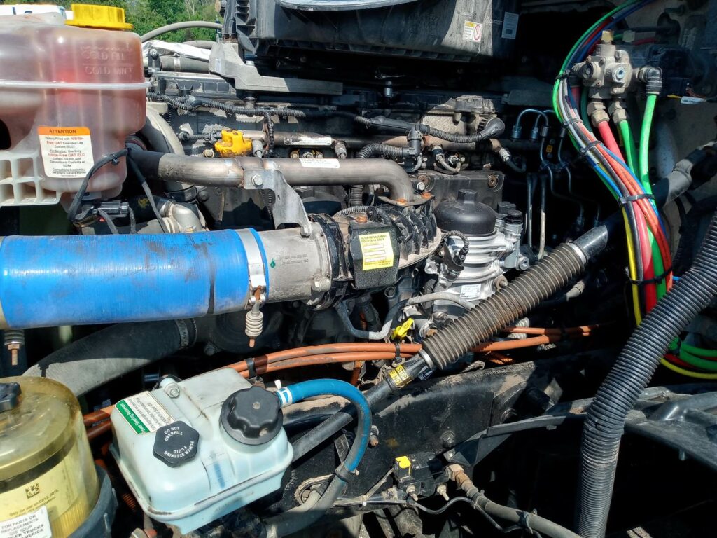 2020 Freightliner Cascadia 126 Sleeper Semi Truck – 72″ Condo Sleeper, 455HP, 12