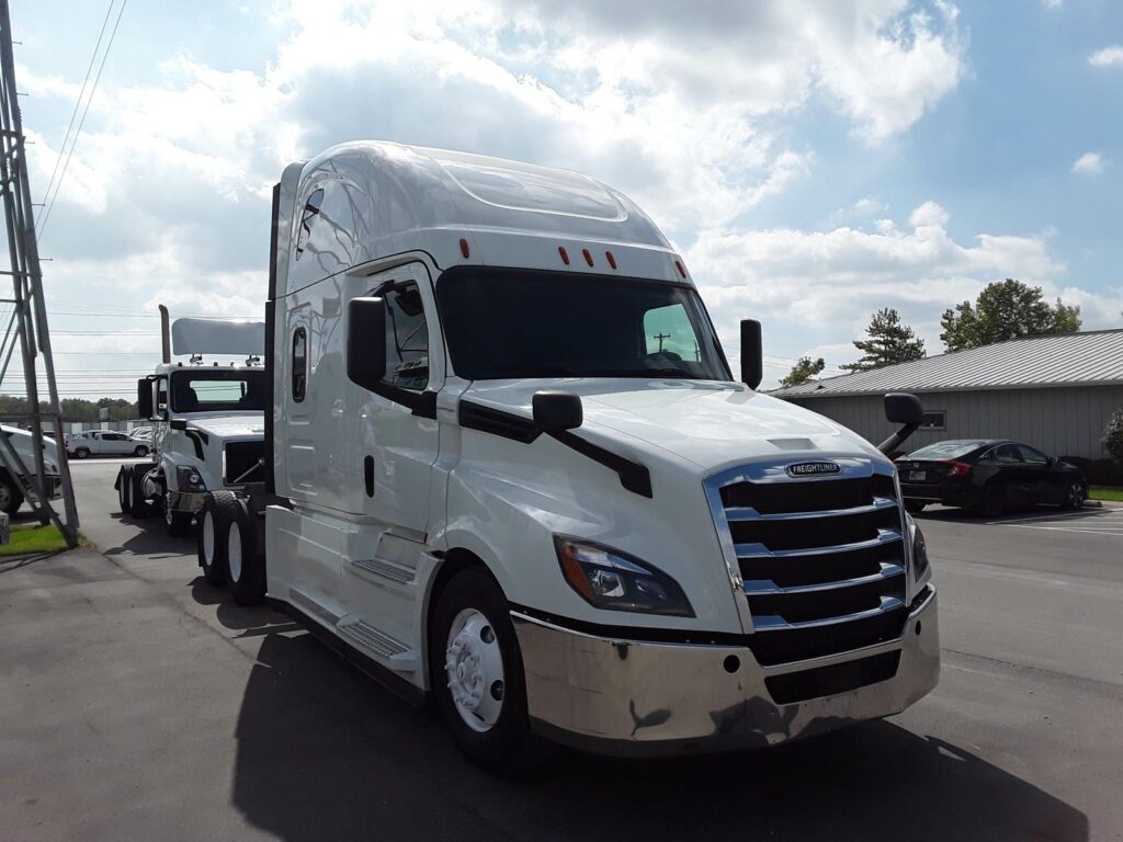 2020 Freightliner Cascadia 126 Sleeper Semi Truck – 72″ Condo Sleeper, 455HP, 12