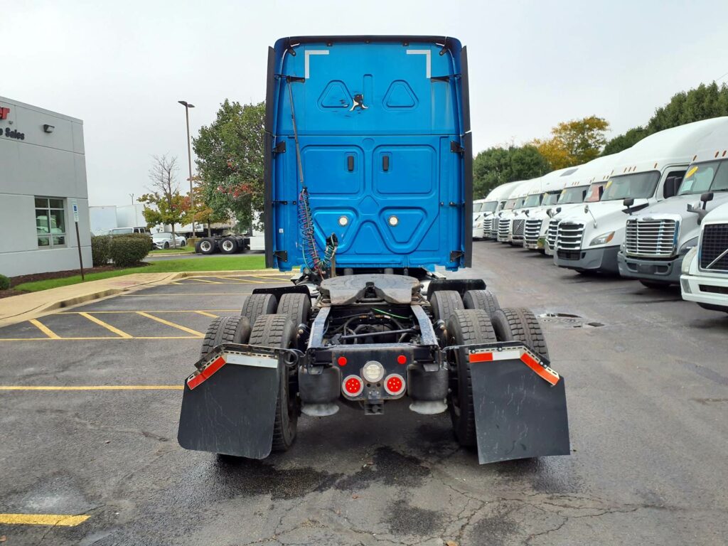 2020 Freightliner Cascadia 126 Sleeper Semi Truck – 72″ Condo Sleeper, 455HP, 12