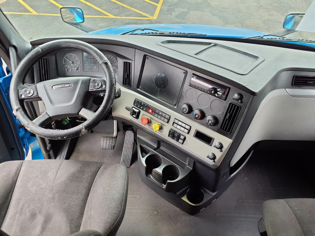 2020 Freightliner Cascadia 126 Sleeper Semi Truck – 72″ Condo Sleeper, 455HP, 12