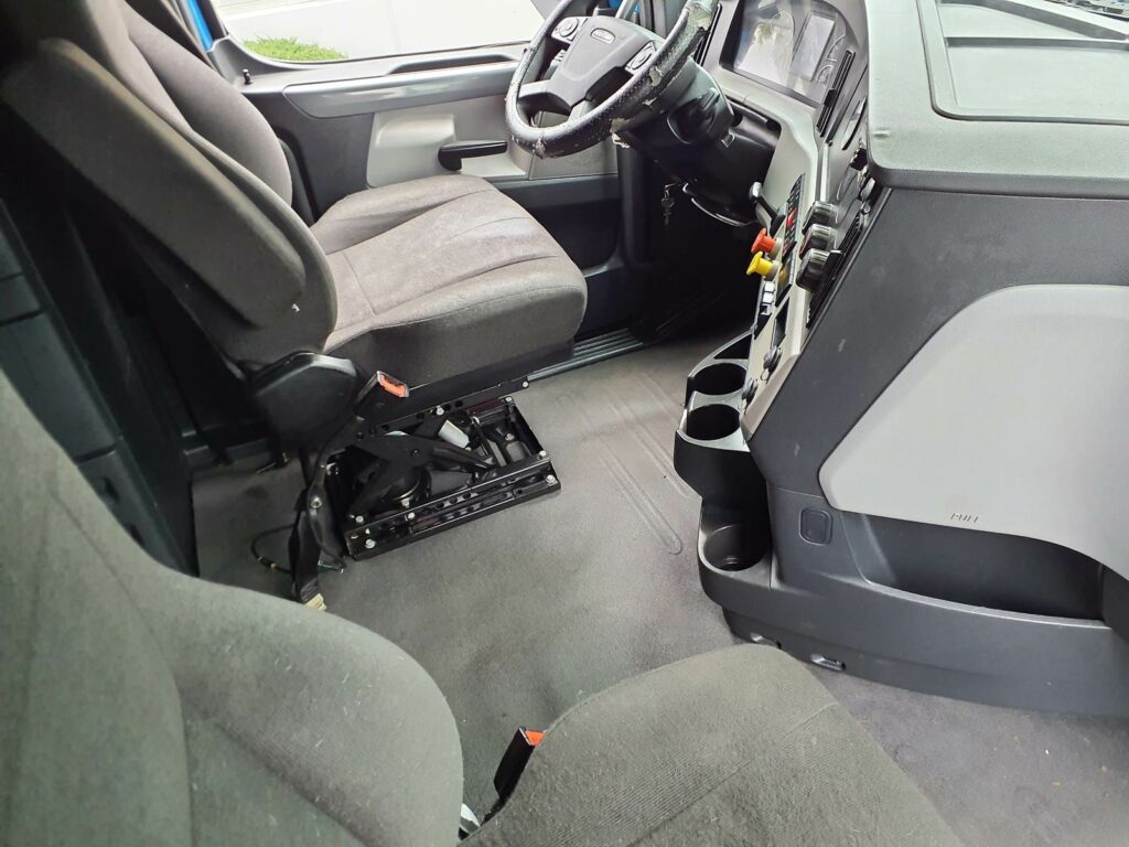 2020 Freightliner Cascadia 126 Sleeper Semi Truck – 72″ Condo Sleeper, 455HP, 12