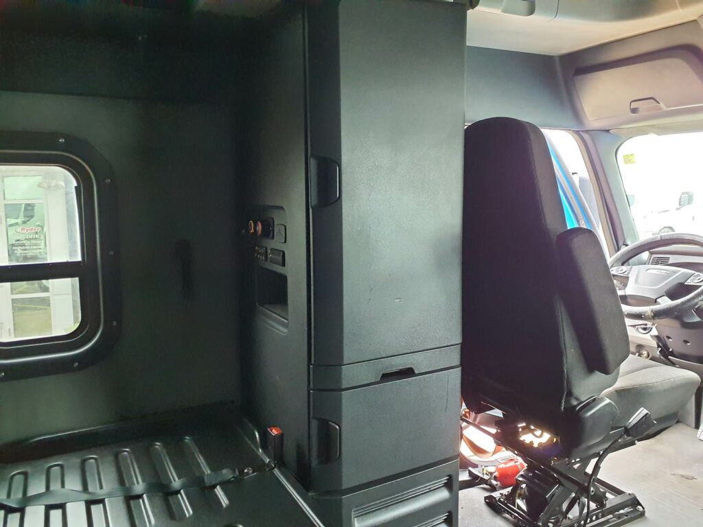 2020 Freightliner Cascadia 126 Sleeper Semi Truck – 72″ Condo Sleeper, 455HP, 12