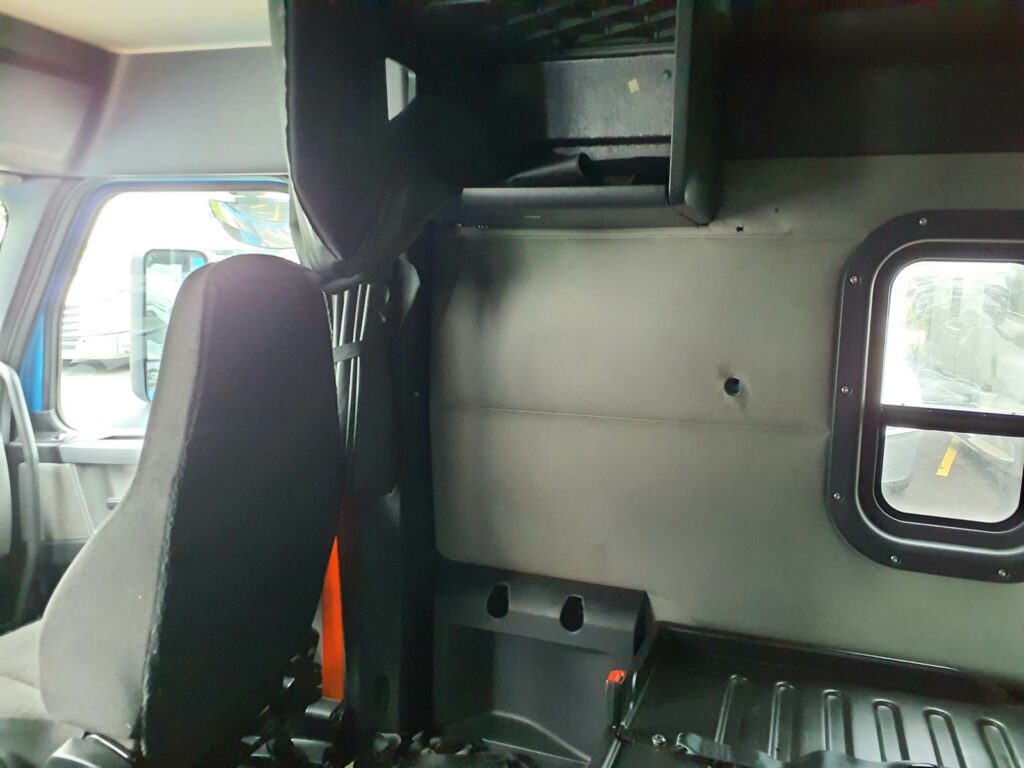 2020 Freightliner Cascadia 126 Sleeper Semi Truck – 72″ Condo Sleeper, 455HP, 12