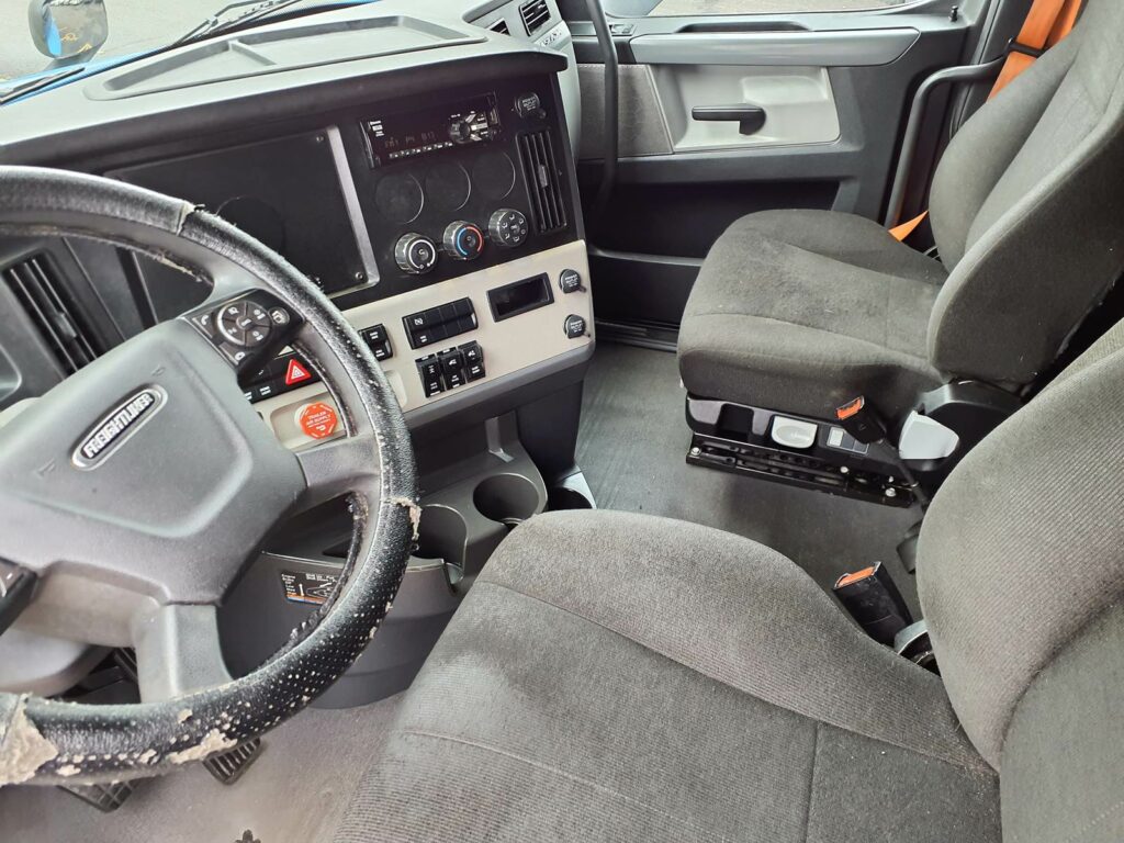 2020 Freightliner Cascadia 126 Sleeper Semi Truck – 72″ Condo Sleeper, 455HP, 12