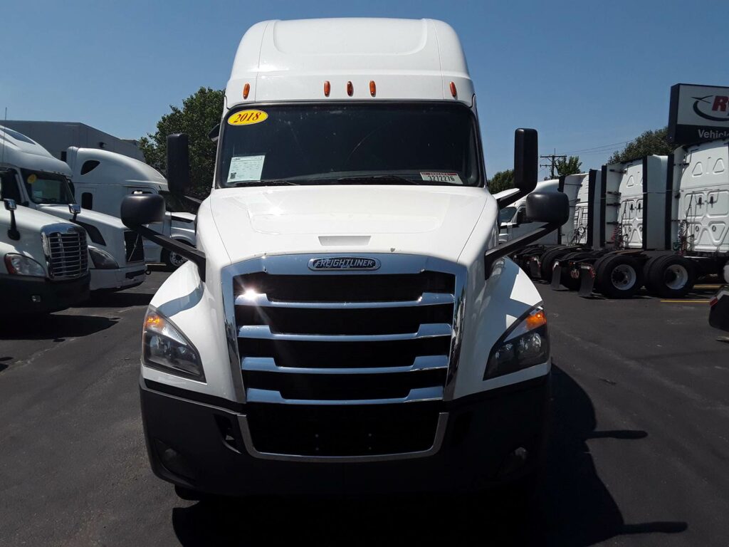 2018 Freightliner Cascadia 126 Sleeper Semi Truck – 72″ Condo Sleeper, 475HP, 12