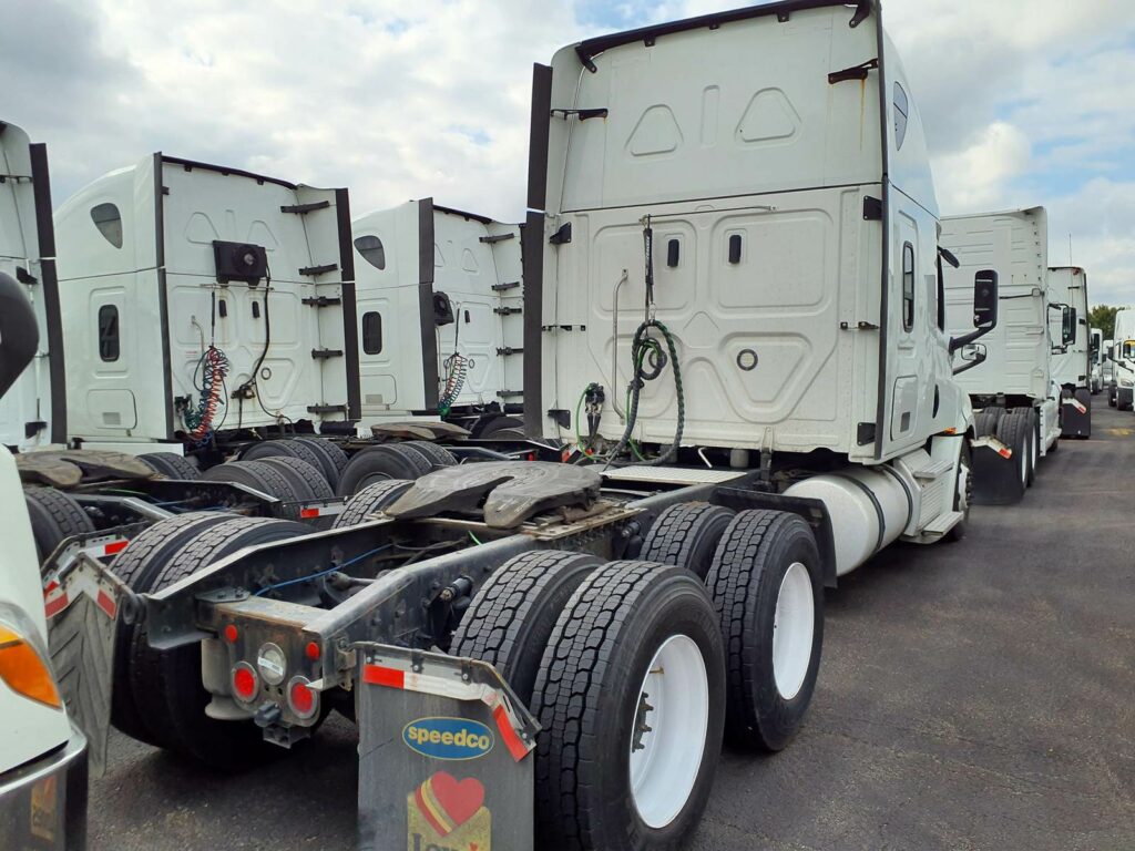 2019 Freightliner Cascadia 126 Sleeper Semi Truck – 72″ Condo Sleeper, 455HP, 12