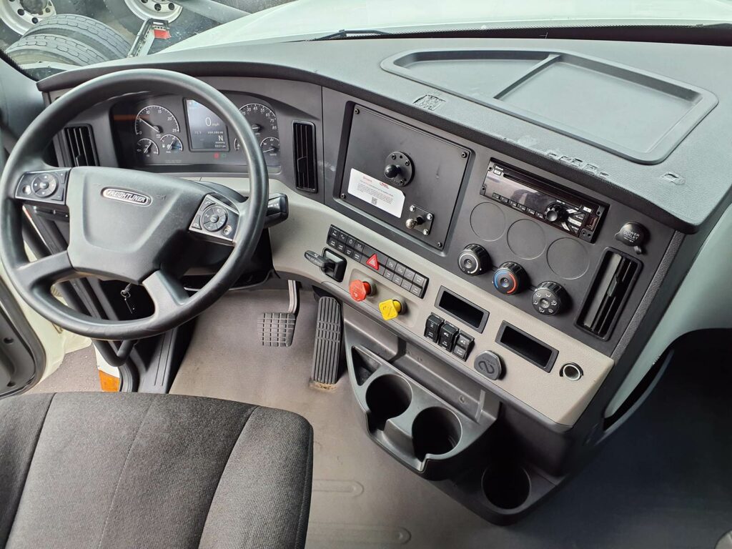 2019 Freightliner Cascadia 126 Sleeper Semi Truck – 72″ Condo Sleeper, 455HP, 12