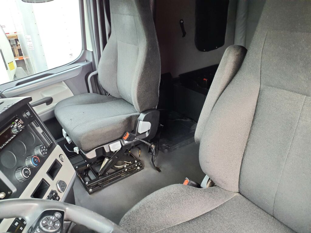 2019 Freightliner Cascadia 126 Sleeper Semi Truck – 72″ Condo Sleeper, 455HP, 12