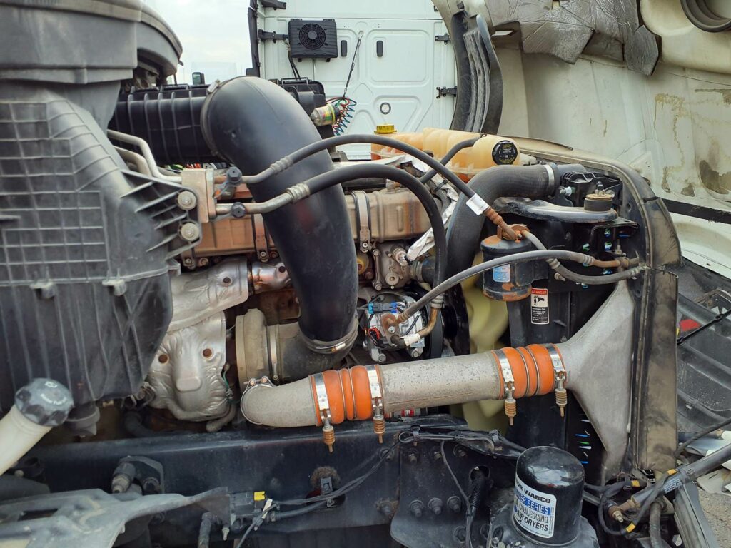 2019 Freightliner Cascadia 126 Sleeper Semi Truck – 72″ Condo Sleeper, 455HP, 12