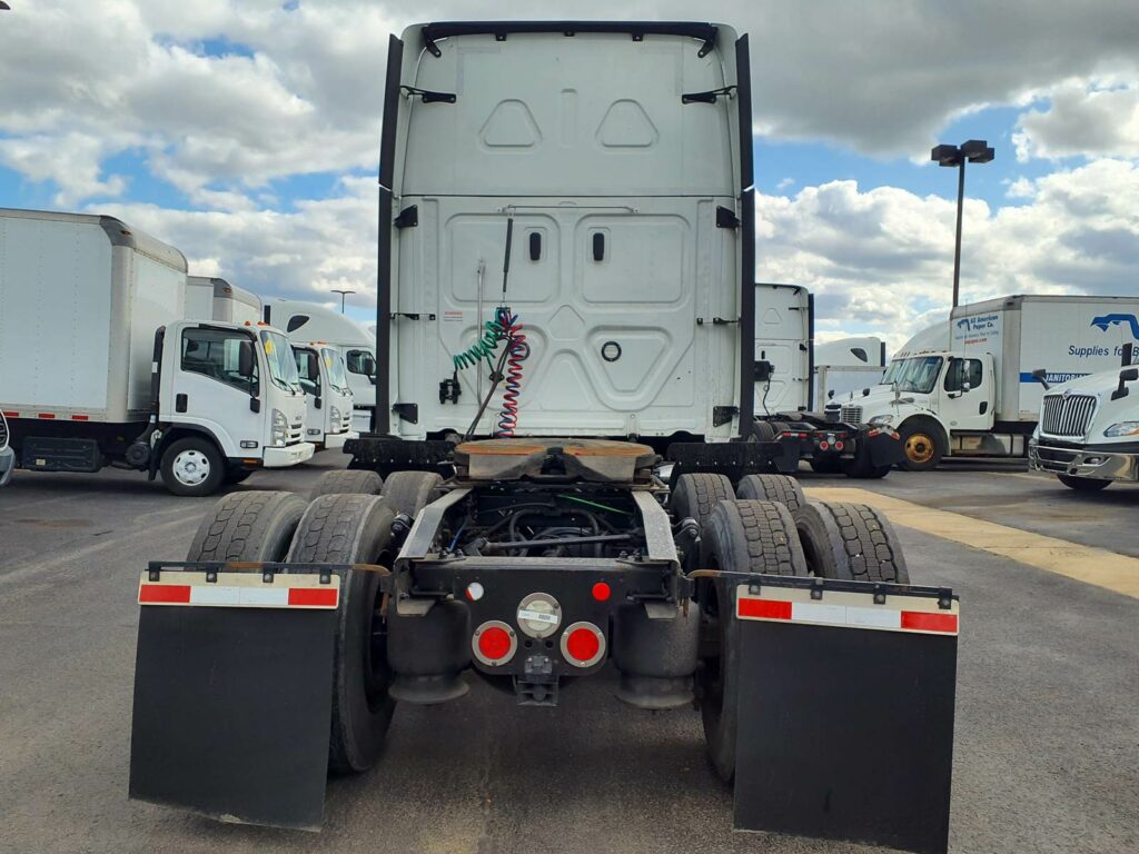 2020 Freightliner Cascadia 126 Sleeper Semi Truck – 72″ Condo Sleeper, 455HP, 12