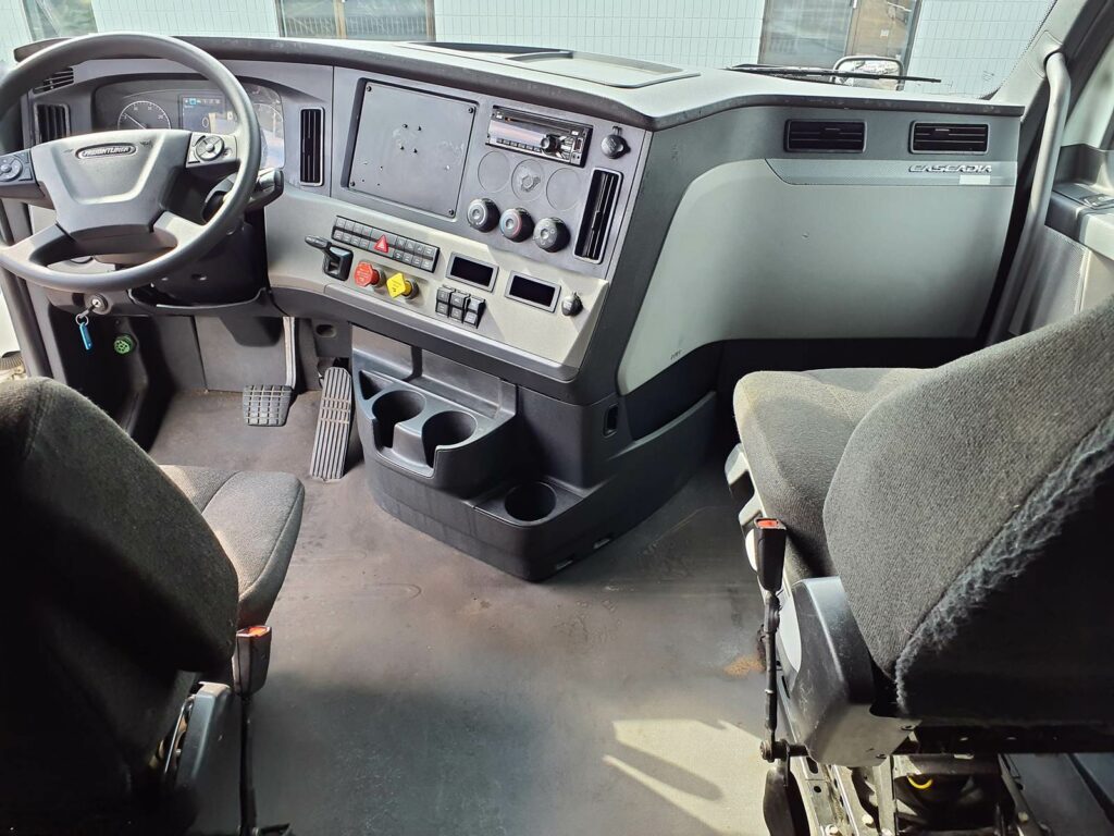 2019 Freightliner Cascadia 126 Sleeper Semi Truck – 72″ Condo Sleeper, 455HP, 12