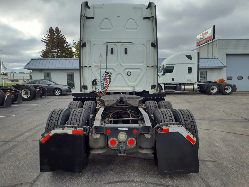 2020 Freightliner Cascadia 126 Sleeper Semi Truck – 72″ Condo Sleeper, 455HP, 12