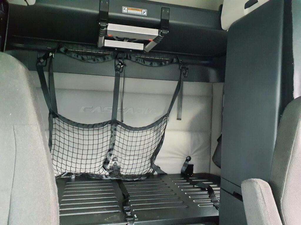 2020 Freightliner Cascadia 126 Sleeper Semi Truck – 72″ Condo Sleeper, 455HP, 12