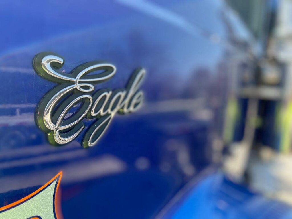 2013 International 9900i Sleeper Semi Truck