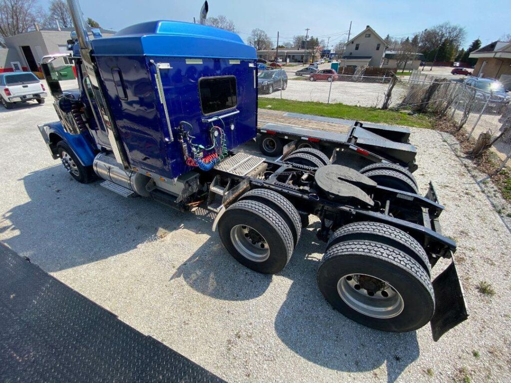 2013 International 9900i Sleeper Semi Truck