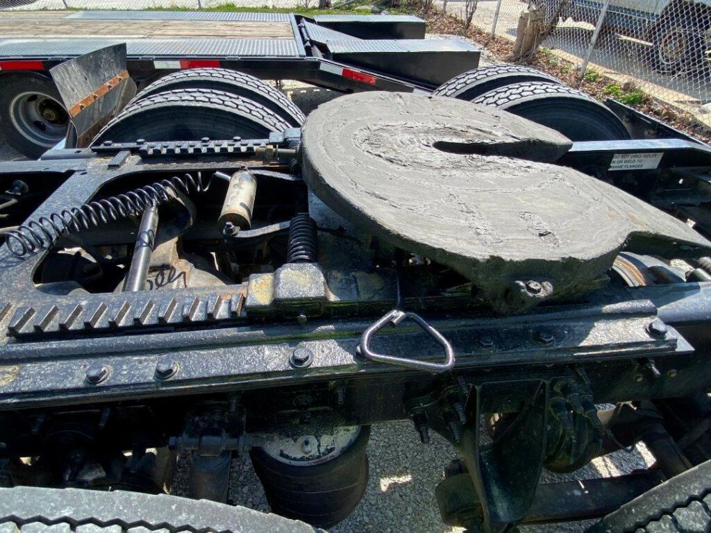 2013 International 9900i Sleeper Semi Truck