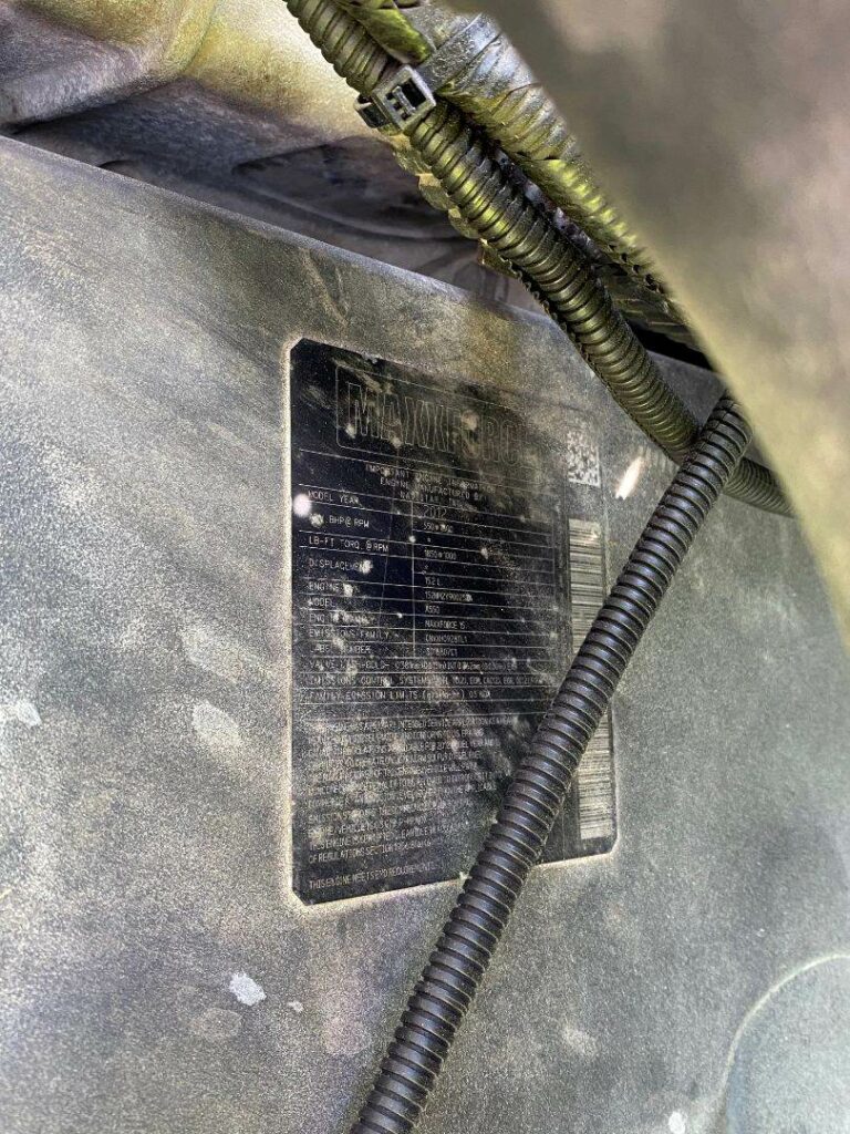 2013 International 9900i Sleeper Semi Truck