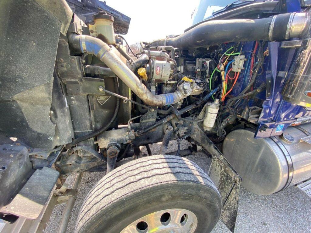 2013 International 9900i Sleeper Semi Truck