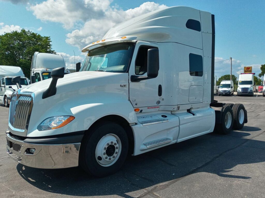 2018 International LT625 Sleeper Semi Truck – 73″ Condo Sleeper, 450HP, 10