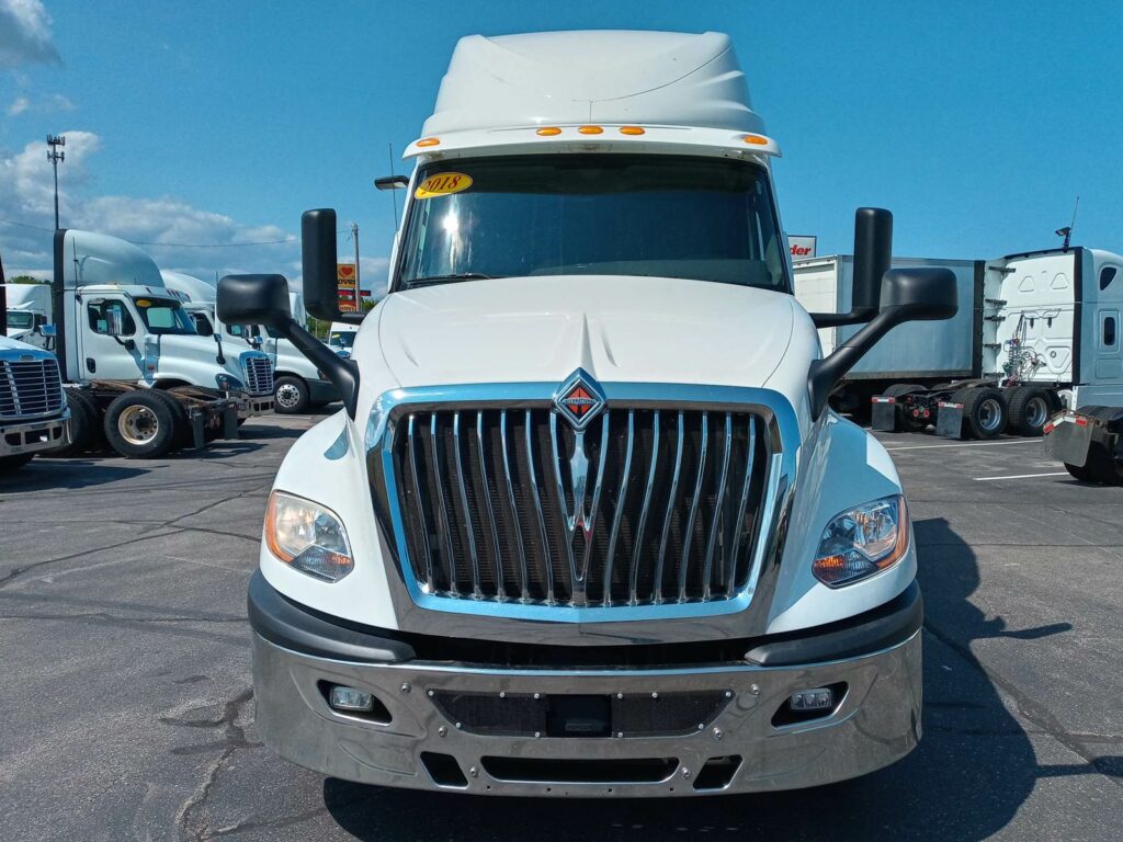 2018 International LT625 Sleeper Semi Truck – 73″ Condo Sleeper, 450HP, 10
