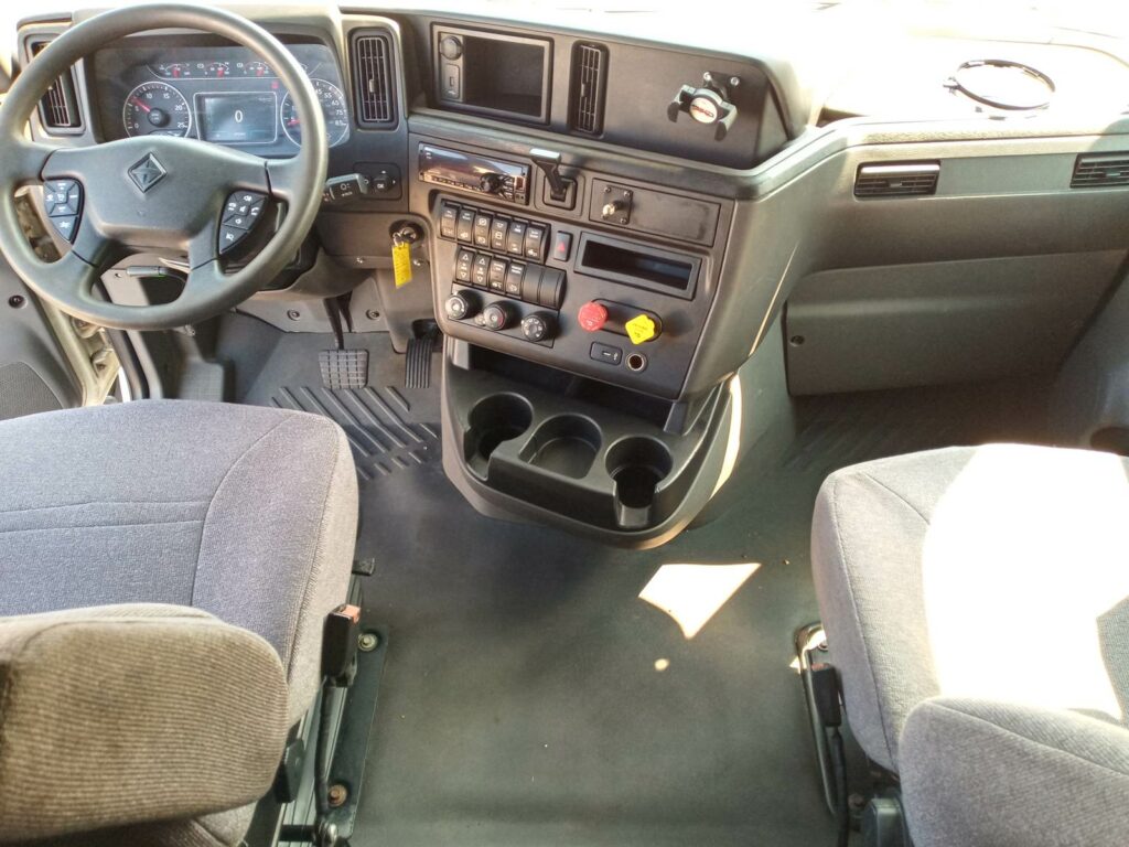 2018 International LT625 Sleeper Semi Truck – 73″ Condo Sleeper, 450HP, 10