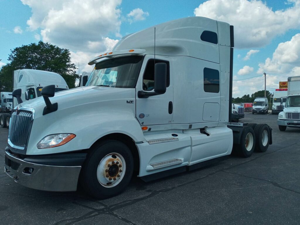 2018 International LT625 Sleeper Semi Truck – 73″ Condo Sleeper, 450HP, 10
