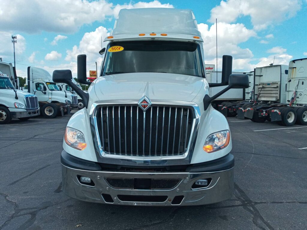 2018 International LT625 Sleeper Semi Truck – 73″ Condo Sleeper, 450HP, 10