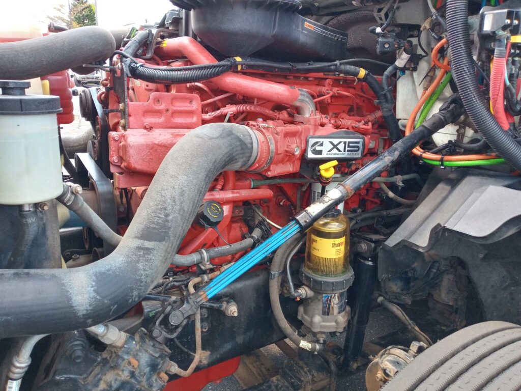 2018 International LT625 Sleeper Semi Truck – 73″ Condo Sleeper, 450HP, 10