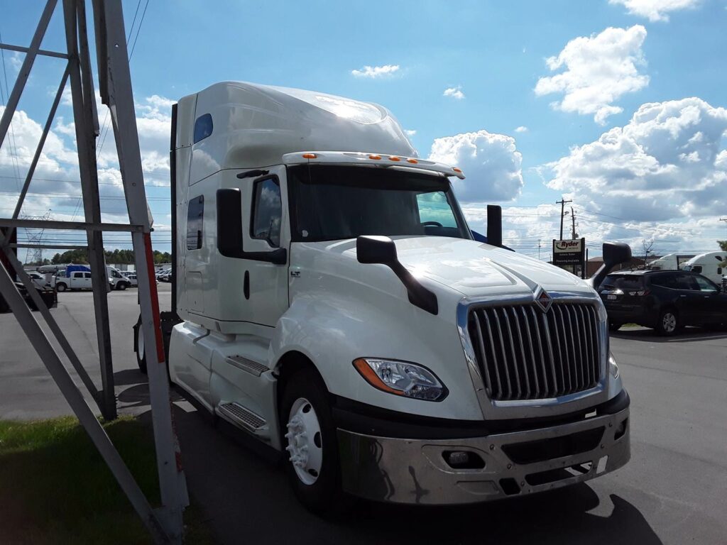 2018 International LT625 Sleeper Semi Truck – 73″ Condo Sleeper, 450HP, 10